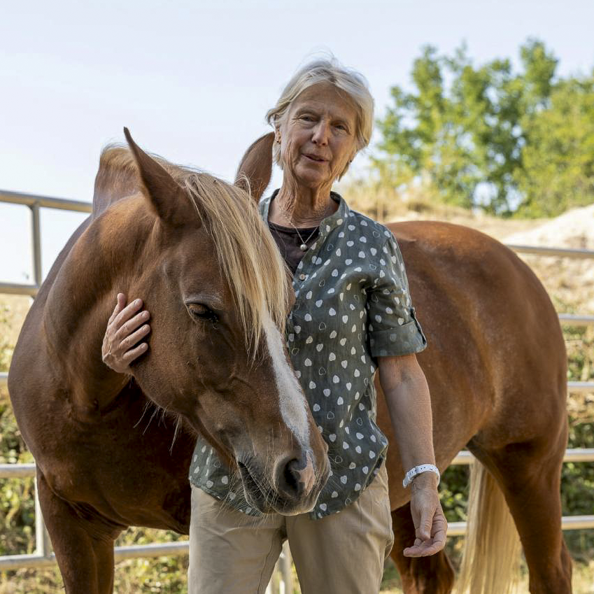 Portrait de Brigitte Gadd, membre et prestataire de Cheval d'Espoirs